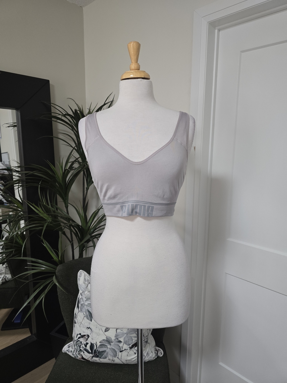 Puma Light Gray Wireless Seamless Sports Bra